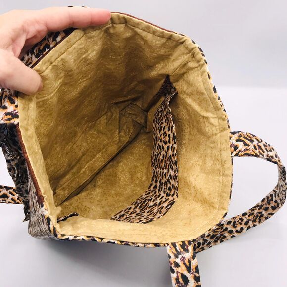 Basic Lizbet Library Market Tot, Leopard Print 12 x 13.5 x 3 Inches With Pockets - Picture 8 of 8